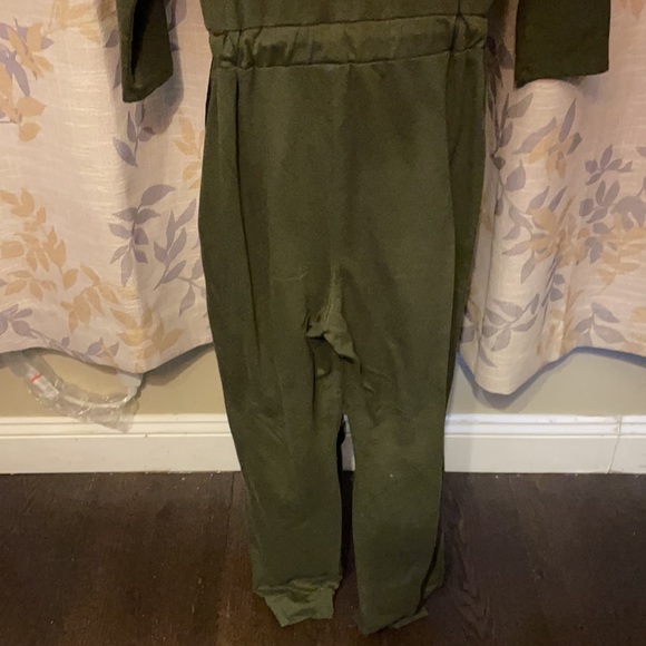 Fashion Nova Jumper with open knees - Picture 5 of 5